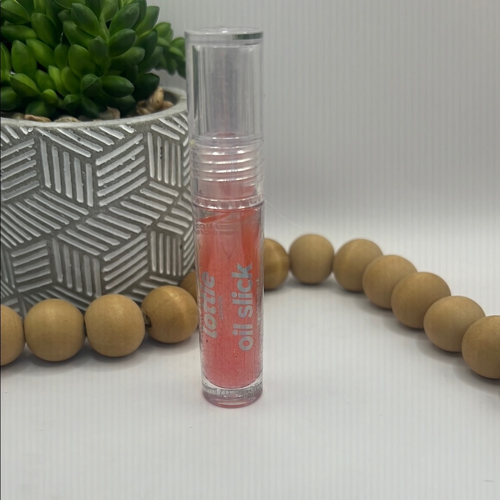Lottie London Oil Slick Lip Oil - Pink -Peachy Cheeks